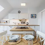The Golden Mezzanine In Apartamento Bratislava