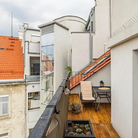 Apartment The Golden Mezzanine In Pressburg