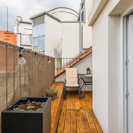 The Golden Mezzanine In Pressburg