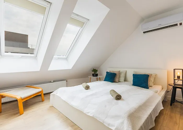 Апартаменты The Golden Mezzanine In *