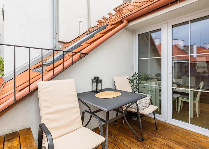 The Golden Mezzanine In *