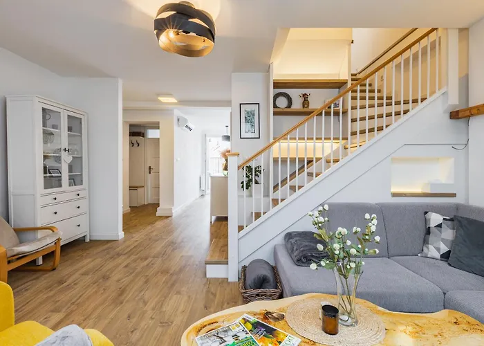 The Golden Mezzanine In *