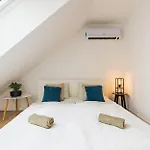 Appartement The Golden Mezzanine In Bratislava